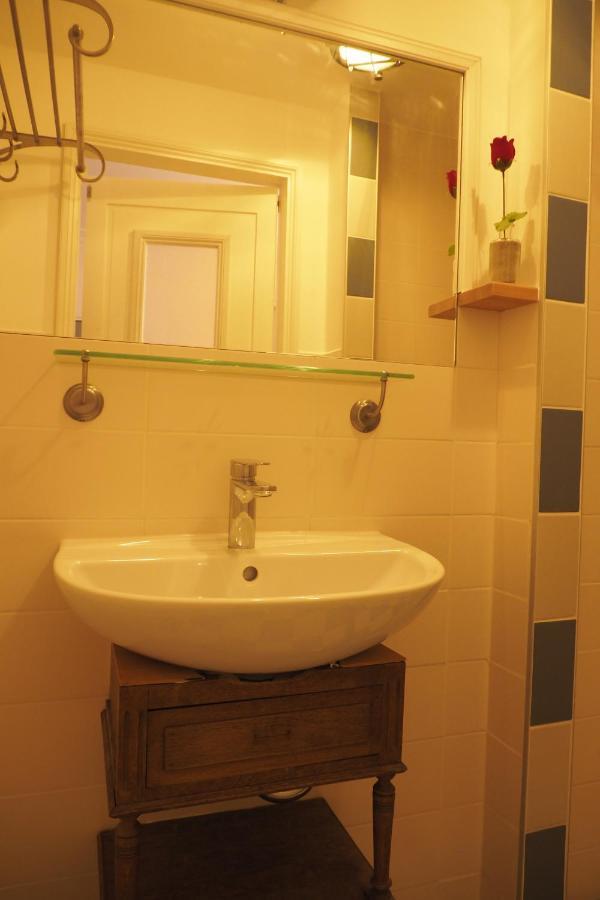 B&B Bureau Warmoesstraat เดนบวร์ก ภายนอก รูปภาพ