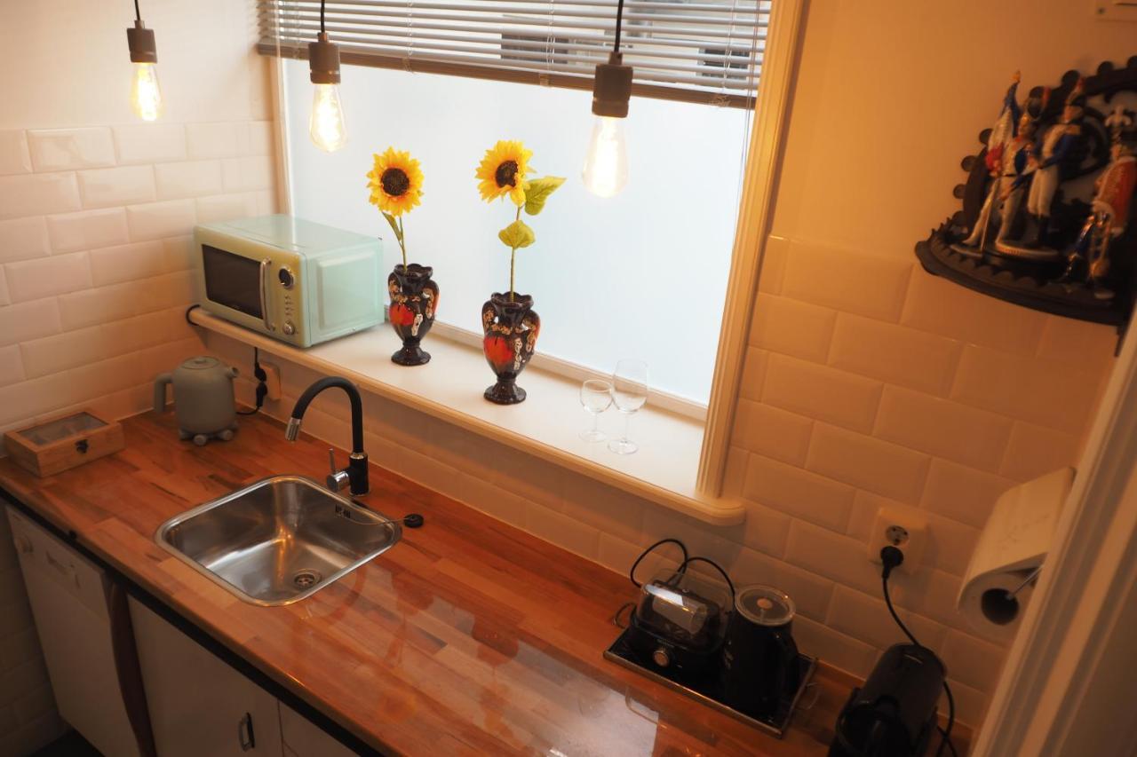 B&B Bureau Warmoesstraat เดนบวร์ก ภายนอก รูปภาพ